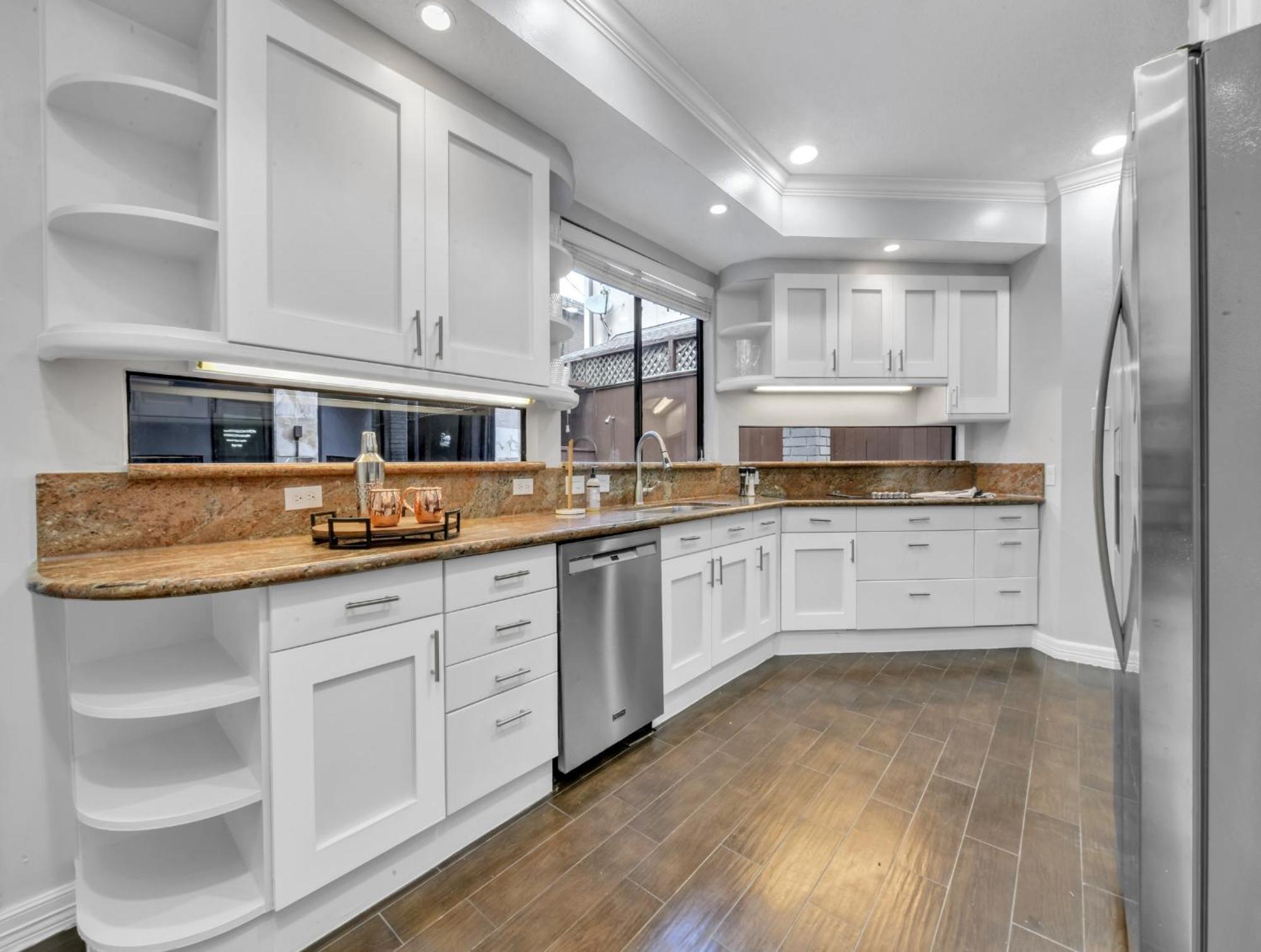 Lux 4br W/ Hot Tub & Pool, 15 Min To Downtown *