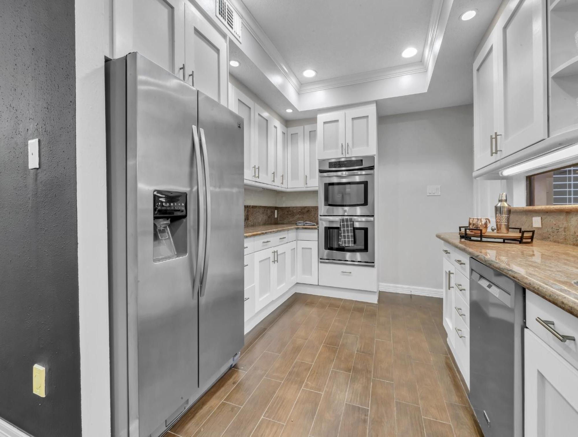Lux 4br W/ Hot Tub & Pool, 15 Min To Downtown *