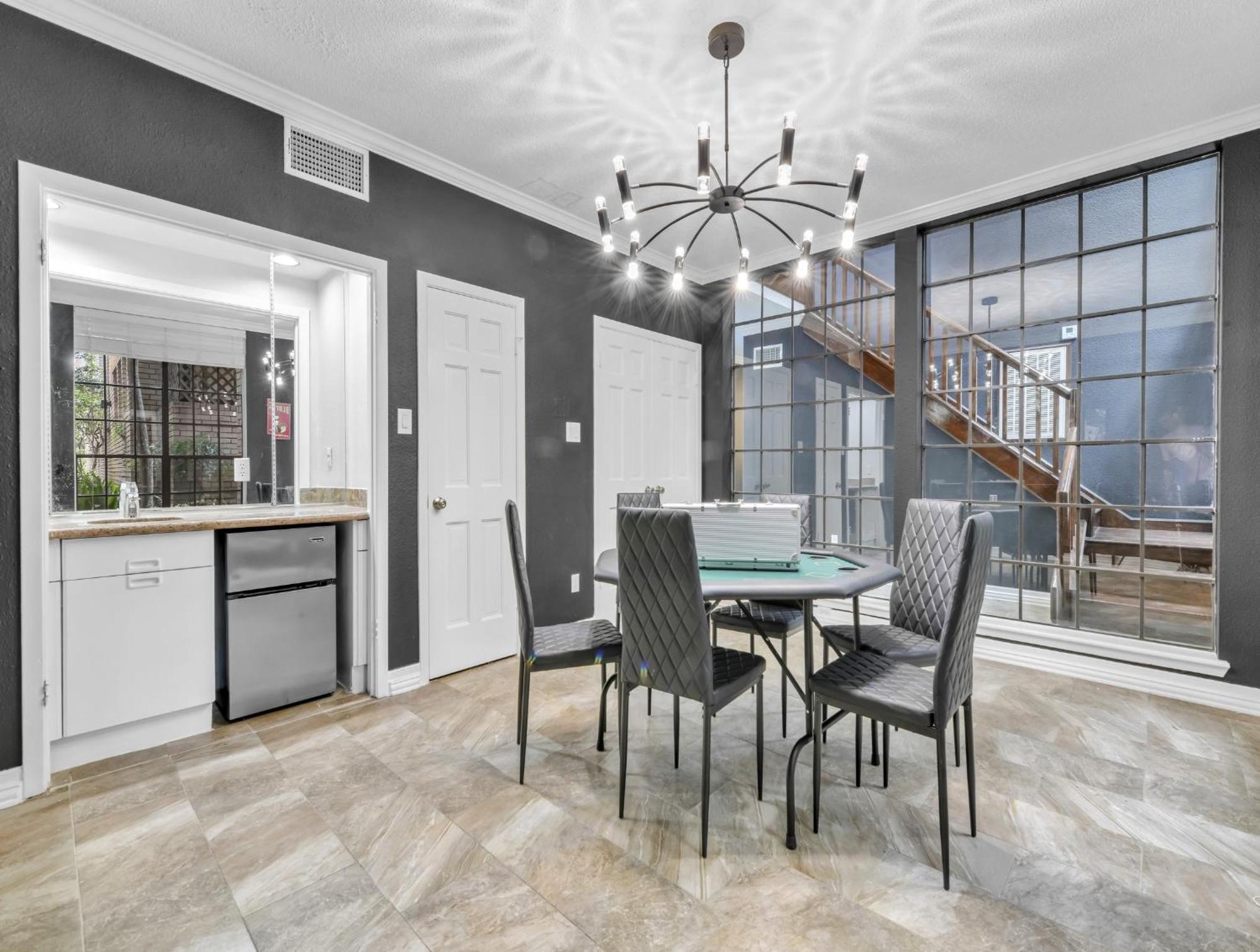Lux 4br W/ Hot Tub & Pool, 15 Min To Downtown *