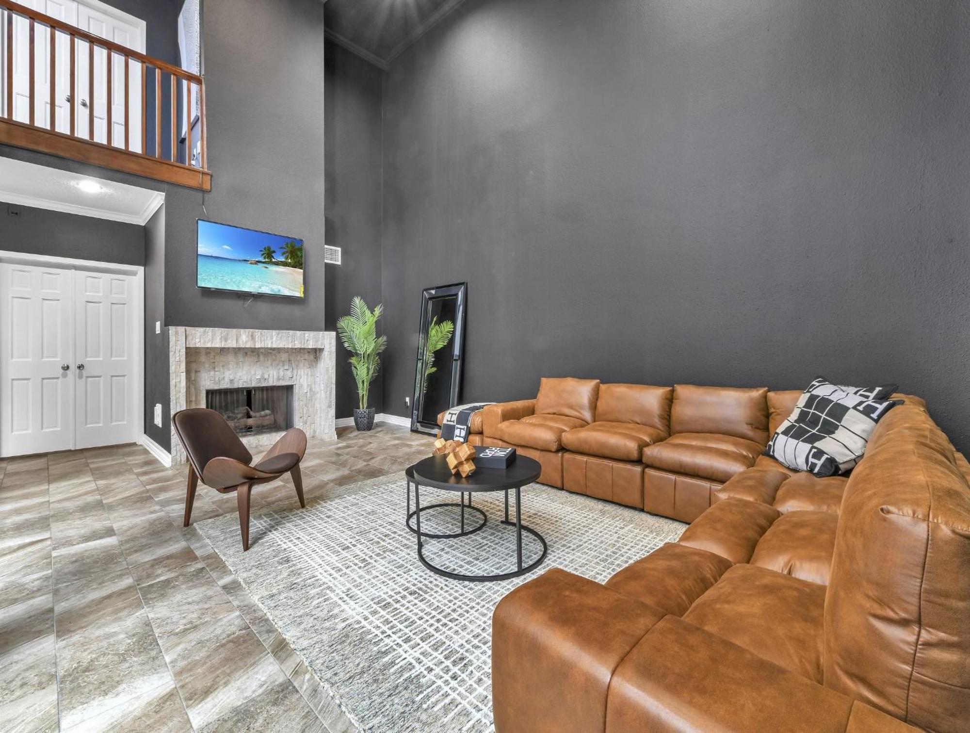 Lux 4br W/ Hot Tub & Pool, 15 Min To Downtown *